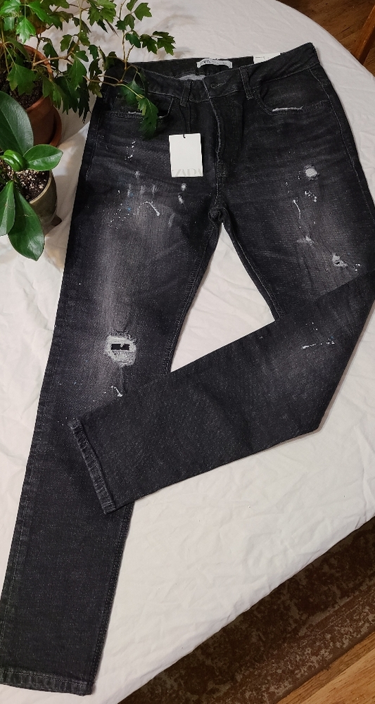 Skinny Fit Distressed Jeans